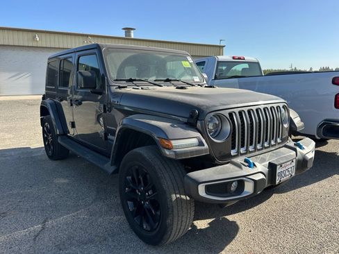 Used 2022 Jeep Wrangler Unlimited Sahara w/ Cold Weather Group AWD/4WD image 2