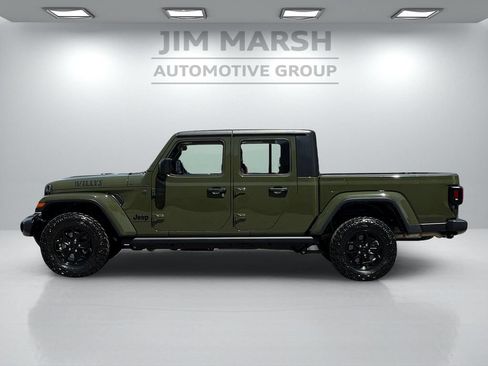 Used 2023 Jeep Gladiator Sport AWD/4WD image 3