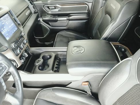 Used 2022 RAM 1500 Laramie AWD/4WD image 18