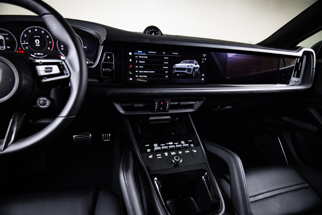 Certified 2026 Porsche Cayenne GTS AWD/4WD image 19