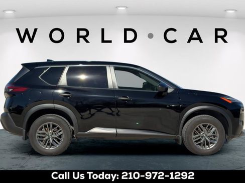 Used 2021 Nissan Rogue S image 2