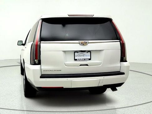 Used 2018 Cadillac Escalade ESV Premium Luxury AWD/4WD image 6
