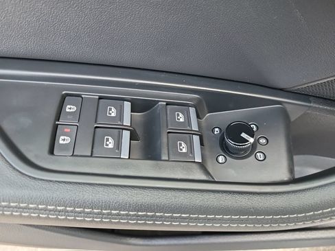 Used 2022 Audi e-tron Premium AWD/4WD image 11
