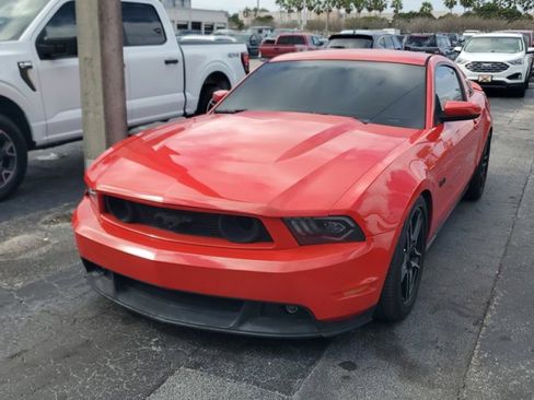 Used 2012 Ford Mustang GT Premium image 3