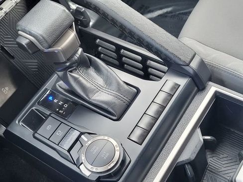 Used 2024 Toyota Tacoma SR5 AWD/4WD image 20