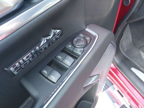 Used 2025 Chevrolet Silverado 1500 High Country w/ High Country Premium Package AWD/4WD image 19