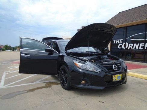 Used 2018 Nissan Altima 2.5 SR w/ SR Midnight Edition FWD image 20