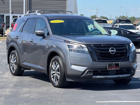 Used 2023 Nissan Pathfinder SL w/ Black Appearance Package FWD image 2