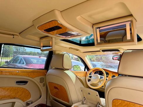 Used 2016 Bentley Mulsanne RWD image 52