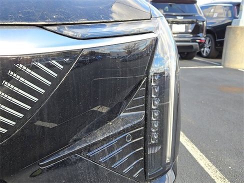 New 2026 Cadillac Optiq Luxury 1 image 7