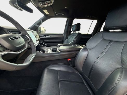 Used 2024 Jeep Wagoneer Series II image 23