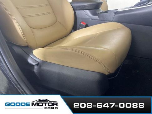Used 2021 Toyota RAV4 XLE Premium AWD/4WD image 24