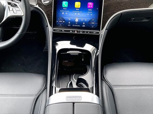 Used 2025 Mercedes-Benz GLC 300 4MATIC image 24