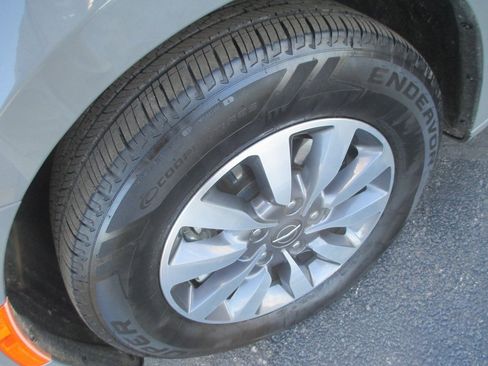 Used 2021 Chrysler Pacifica Touring-L image 11