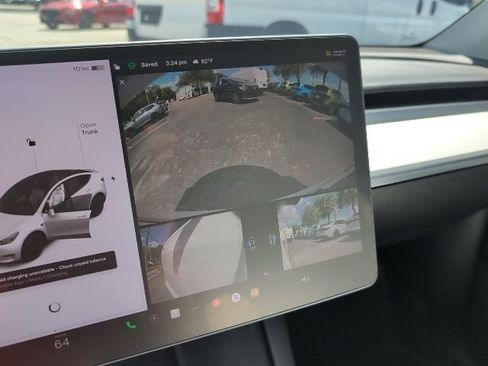 Used 2022 Tesla Model Y Performance image 14