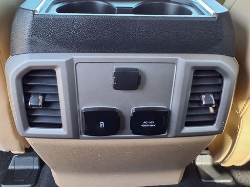 Used 2020 Ford F250 Lariat w/ Chrome Package image 17