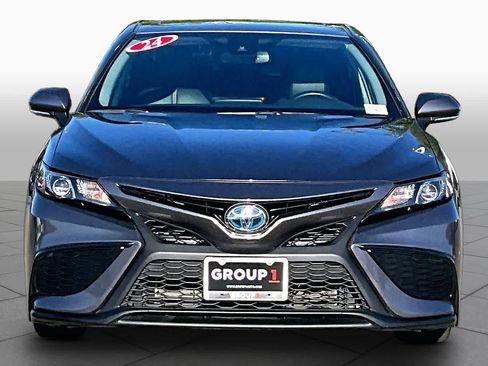 Used 2024 Toyota Camry SE w/ Audio Upgrade Package FWD image 3
