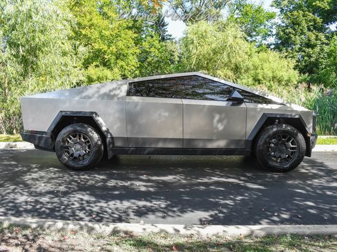 Used 2024 Tesla Cybertruck Cyberbeast image 35