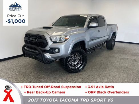 Used 2017 Toyota Tacoma TRD Sport image 1