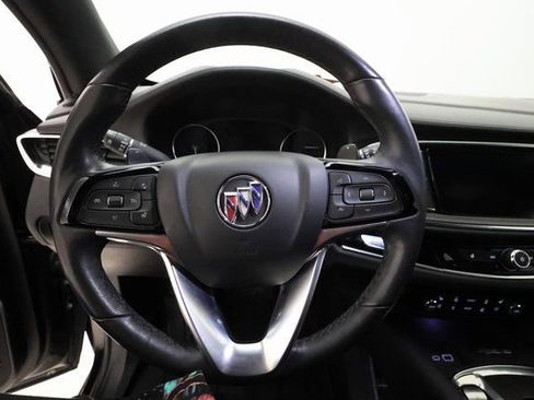 Used 2023 Buick Enclave Avenir image 13