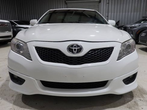 Used 2011 Toyota Camry SE w/ SE Extra-Value Pkg #1 FWD image 8