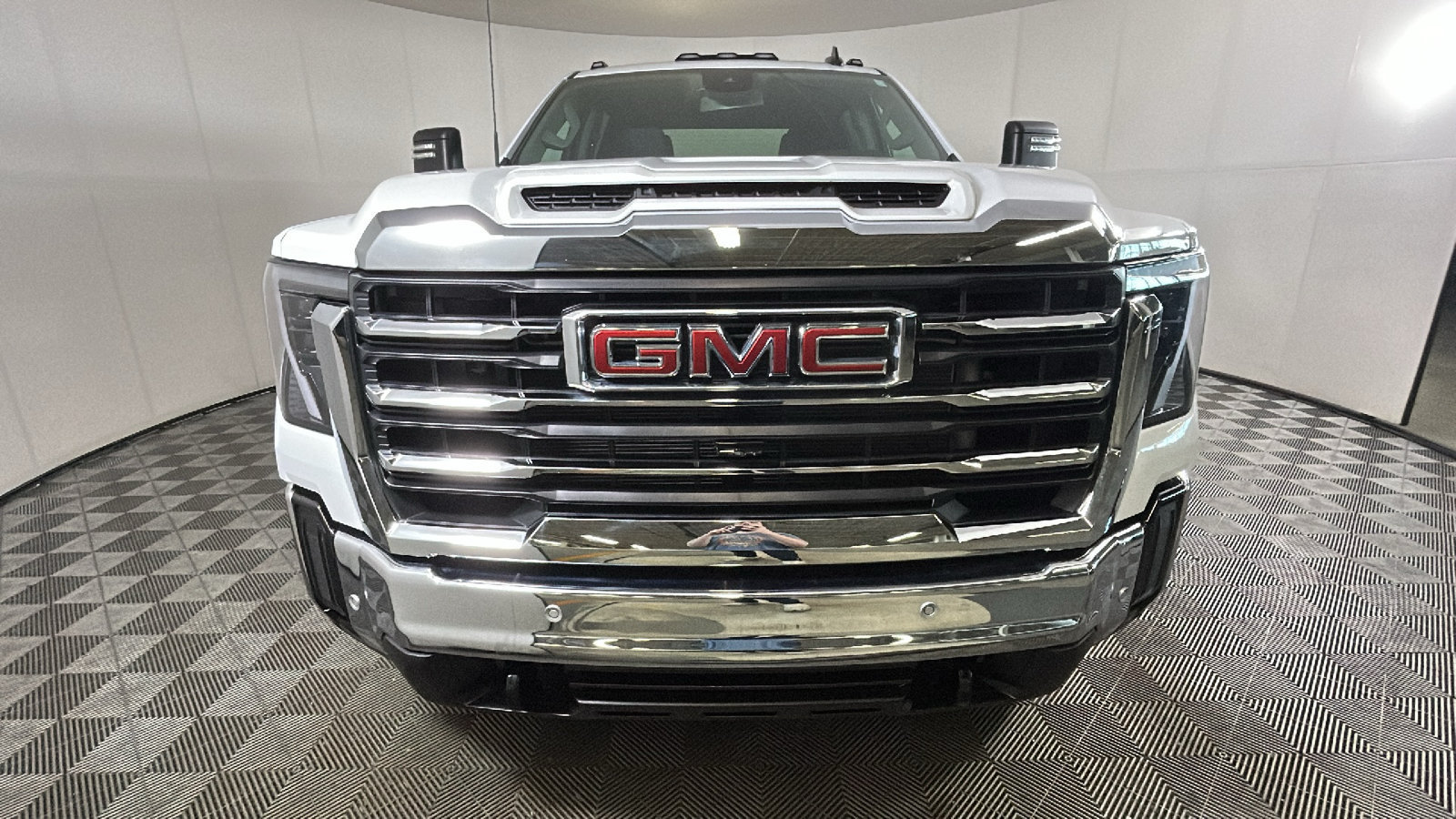 New 2026 GMC Sierra 2500 SLE w/ SLE Value Package; AWD/4WD image 8