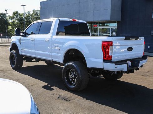 Used 2018 Ford F250 Lariat w/ Lariat Value Package AWD/4WD image 7