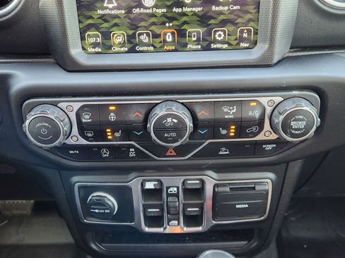 Used 2021 Jeep Wrangler Unlimited Sahara image 22