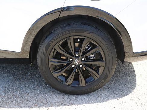 Used 2025 Buick Envista Sport Touring w/ Convenience I Package FWD image 9