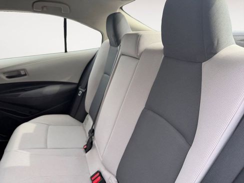 Used 2022 Toyota Corolla LE image 29