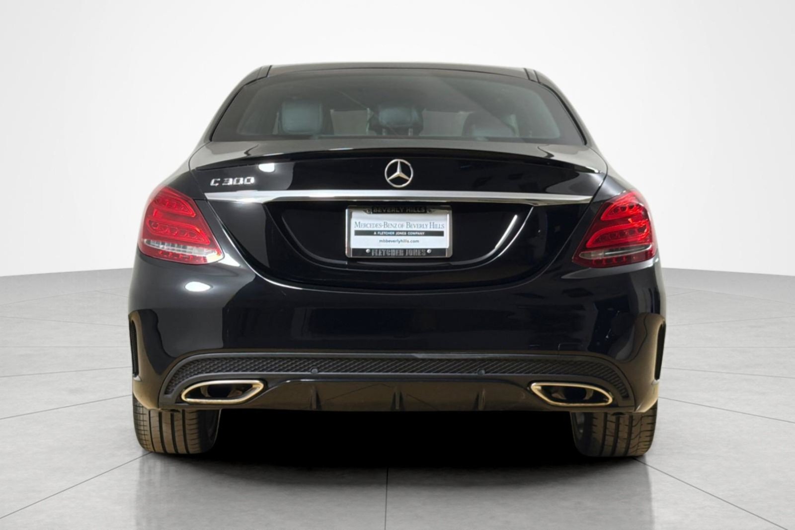 Used 2016 Mercedes-Benz C 300 Sedan image 4