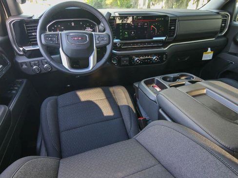 New 2026 GMC Sierra 1500 SLE w/ X31 Off-Road Package AWD/4WD image 16