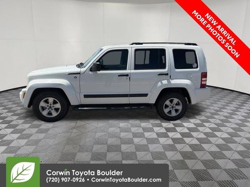 Used 2009 Jeep Liberty Sport w/ Popular Equipment Group AWD/4WD image 4