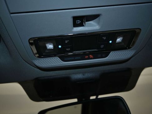 Used 2025 Ford F150 Lariat w/ Equipment Group 502A High AWD/4WD image 18