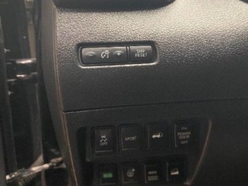 Used 2016 Nissan Rogue SV w/ SV Premium Package image 20