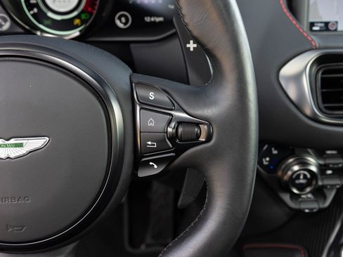 Used 2023 Aston Martin V8 Vantage Coupe image 33