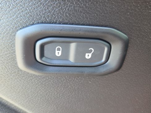 Used 2023 Jeep Wrangler Unlimited Sport AWD/4WD image 35