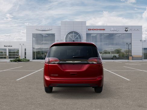 New 2026 Chrysler Voyager LX image 7
