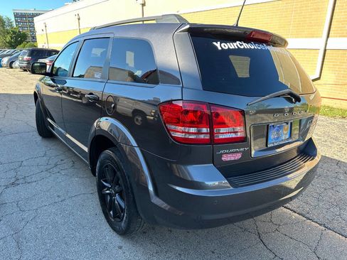 Used 2020 Dodge Journey SE w/ SE Popular Equipment Group image 3