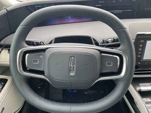 New 2026 Lincoln Nautilus Reserve image 13