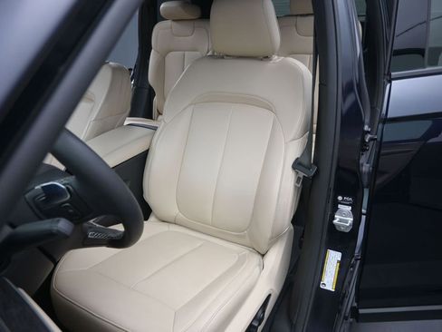 Used 2024 Jeep Grand Cherokee Limited AWD/4WD image 11