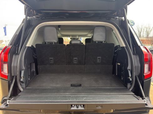 Used 2025 Ford Expedition Active image 9