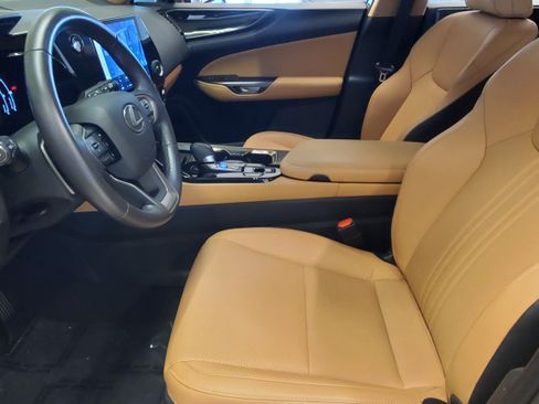 Used 2025 Lexus NX 250 FWD w/ Accessory Package (Z1) image 18