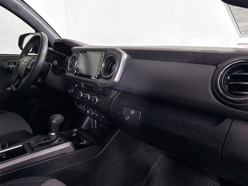 Used 2022 Toyota Tacoma TRD Sport w/ Technology Package RWD image 37