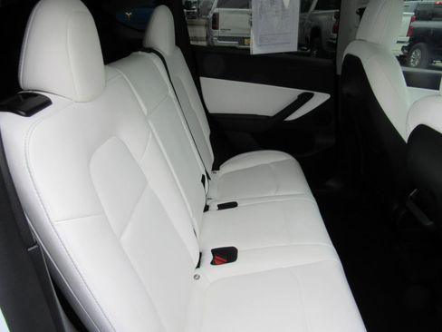 Used 2022 Tesla Model Y Performance image 25