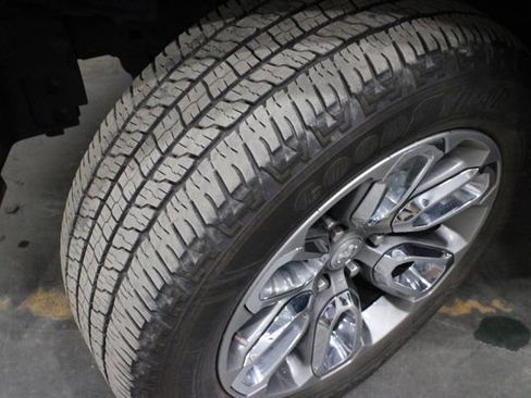 Used 2020 RAM 1500 Laramie w/ Sport Appearance Package AWD/4WD image 39