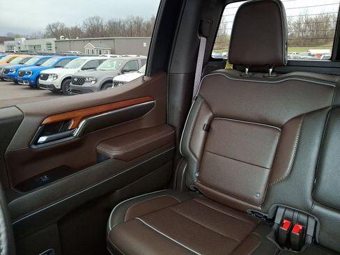 Used 2023 GMC Sierra 1500 Denali w/ Denali Reserve Package image 18