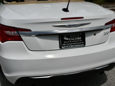 Used 2012 Chrysler 200 Limited FWD image 10
