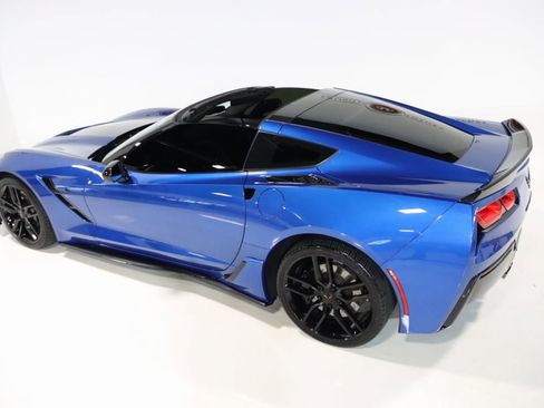 Used 2016 Chevrolet Corvette Stingray Coupe w/ Carbon Flash Badge Package image 22