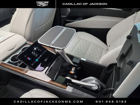 New 2026 Cadillac Escalade Platinum Sport AWD/4WD image 7